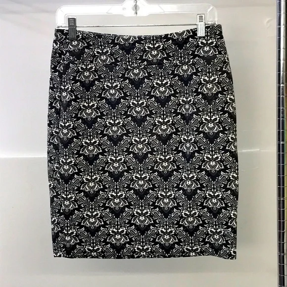 Lena Gabrielle brand Ladies Floral Print Skirt - Picture 1 of 8